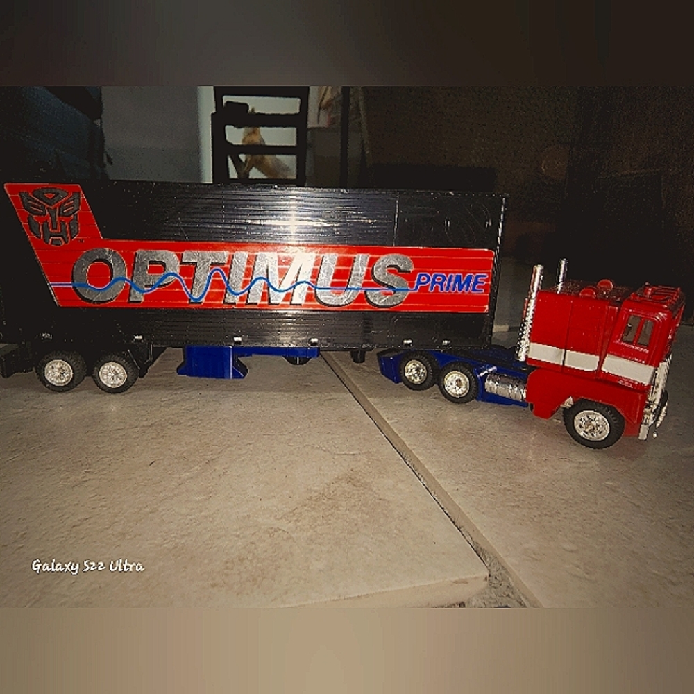 Optimus Primet G2 Transformers 1992 Hasbro Action Figure